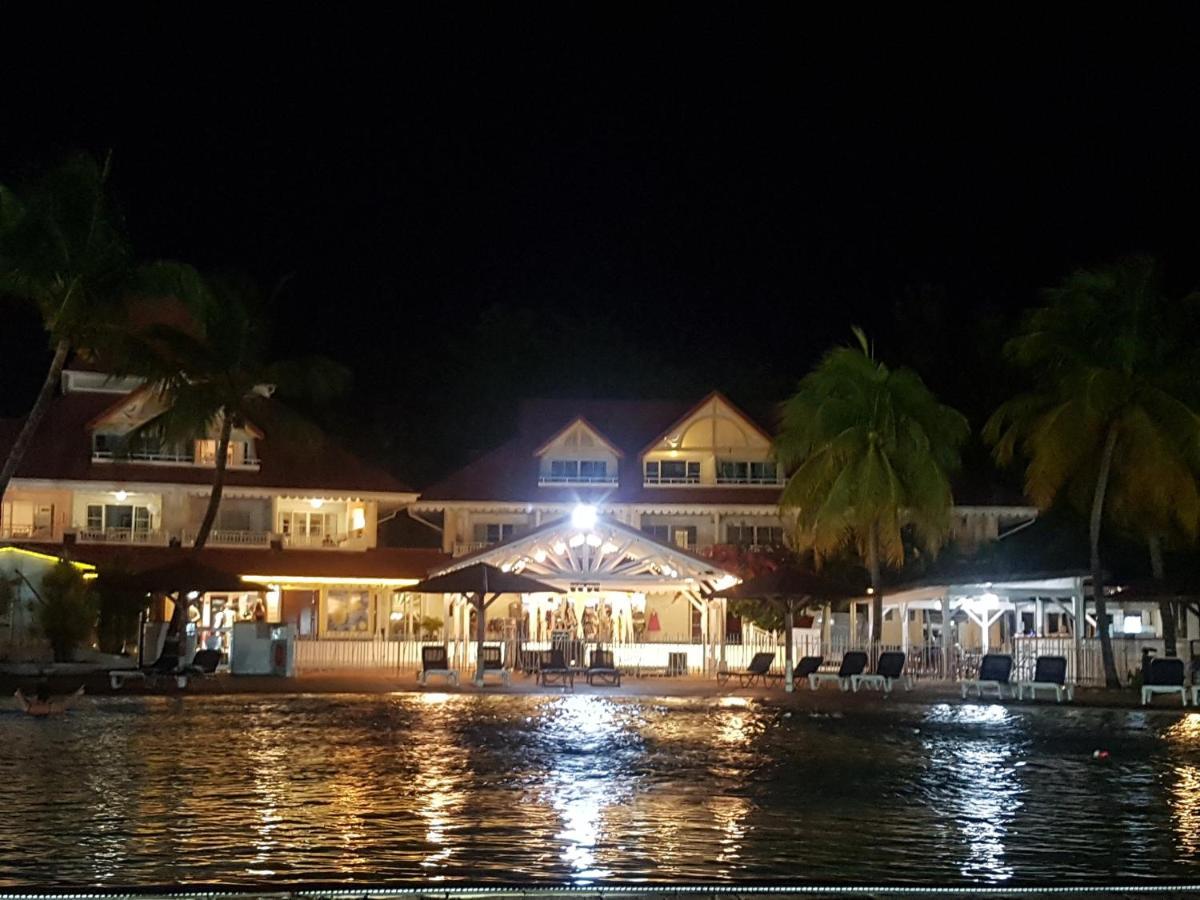 Caraibes Apparts-Resorts Sainte-Anne  Buitenkant foto