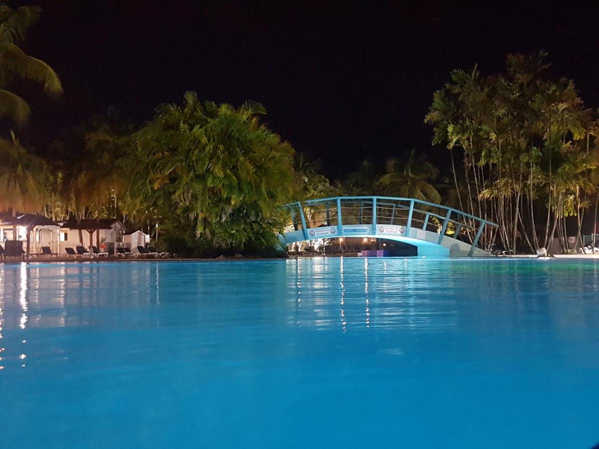Caraibes Apparts-Resorts Sainte-Anne  Buitenkant foto