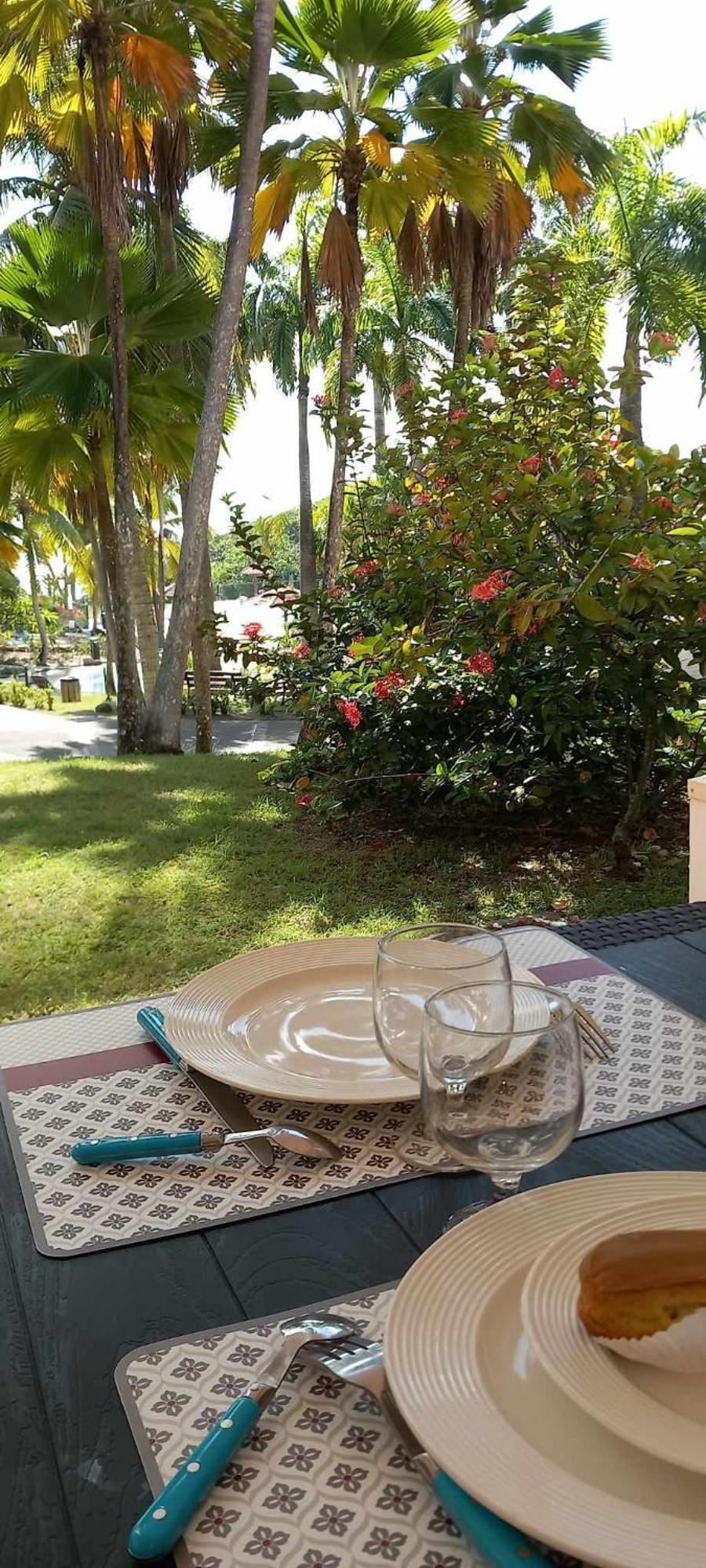 Caraibes Apparts-Resorts Sainte-Anne  Buitenkant foto